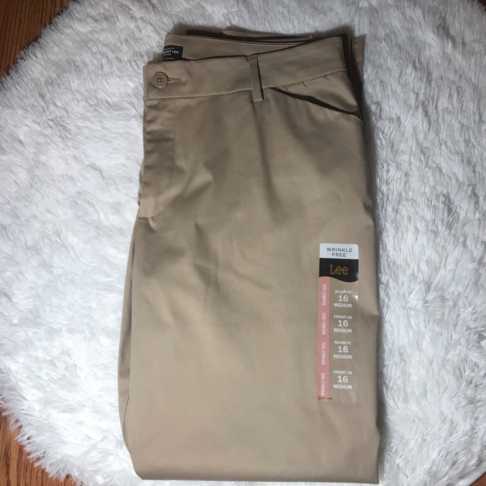 Lee Straight Leg Wrinkle Free Dress Pants • Khakis • Size 16 • New